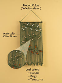 Wall hanging with text indicating product colors and leaf color options on a beige background